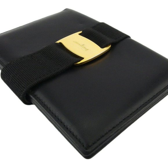 Salvatore Ferragamo passport case Vala Leather Authentic - Picture 3 of 8